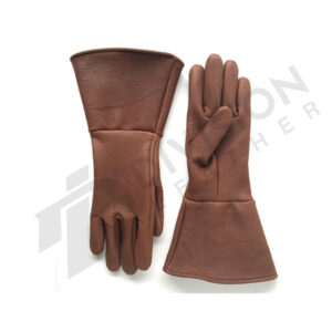 Leather gauntlet gloves